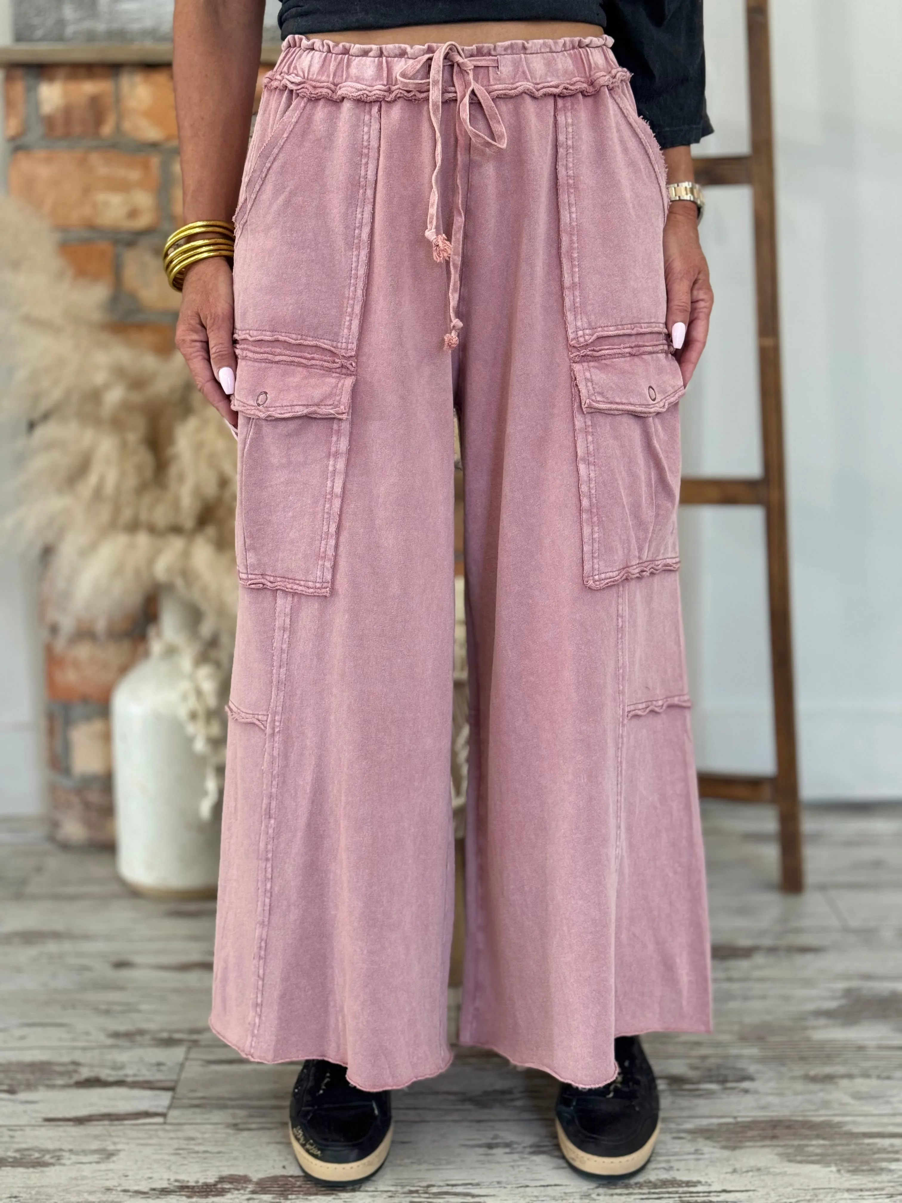 Reverse Stitch Cargo Wide Leg Pants in Mauve